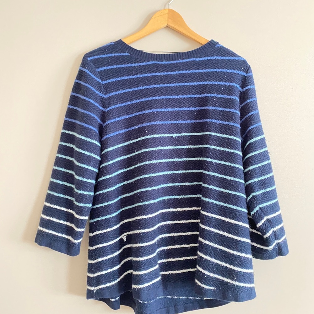 Women’s casual sweater— thick